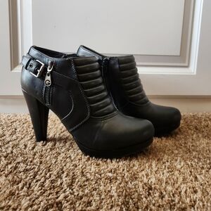 G By Guess Booties Sz 8M